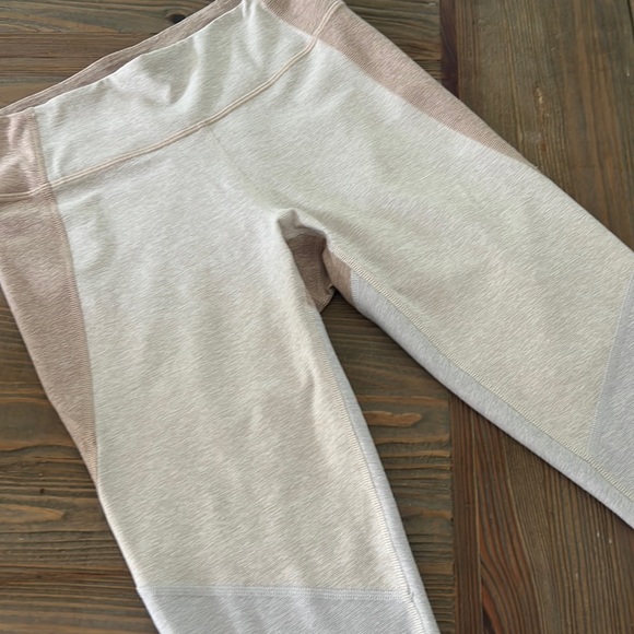Outdoor Voices Three Tone Neutral Leggings Size S - Picture 2 of 4